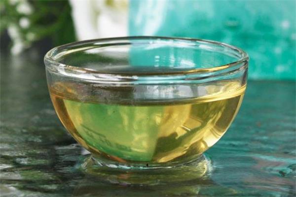 陈皮荷叶茶可以治便秘吗 陈皮荷叶茶可以治口臭吗 陈皮荷叶茶可以治便秘吗 陈皮荷叶茶可以治口臭吗