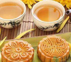 月饼一次吃多少比较好？月饼吃多了会怎样？