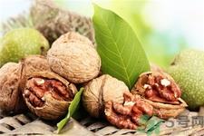 新鲜核桃和干核桃哪个营养价值高?新鲜核桃的功效与作用