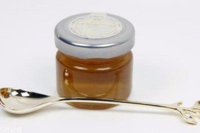 ​蜂蜜水什么人不能喝 空腹不宜喝蜂蜜水