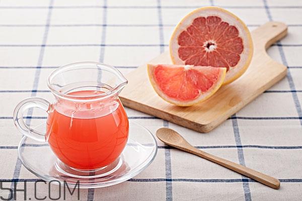 睡前吃柚子会发胖吗 睡觉前吃柚子会胖吗 睡前吃柚子会发胖吗 睡觉前吃柚子会胖吗