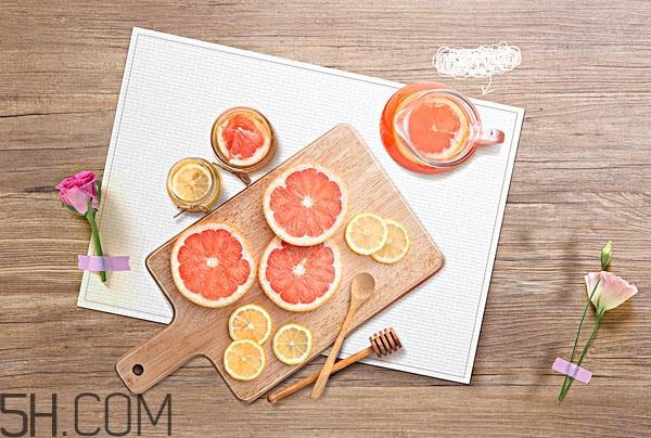 睡前吃柚子会发胖吗 睡觉前吃柚子会胖吗 睡前吃柚子会发胖吗 睡觉前吃柚子会胖吗