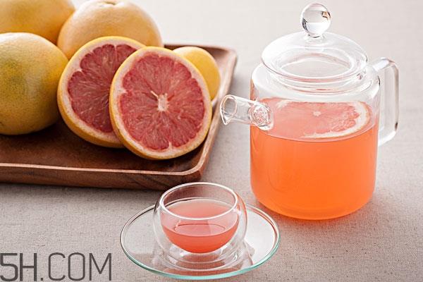 睡前吃柚子会发胖吗 睡觉前吃柚子会胖吗 睡前吃柚子会发胖吗 睡觉前吃柚子会胖吗