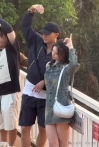 靠恋情炒作?他俩秀恩爱翻车了……