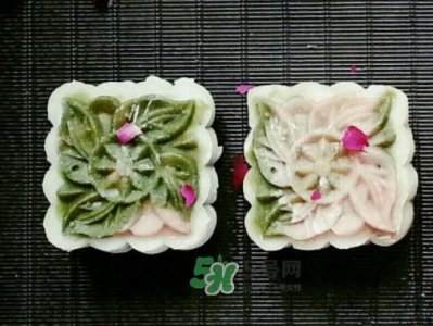 ​冰皮月饼皮太黏怎么办？冰皮月饼粘手怎么回事？