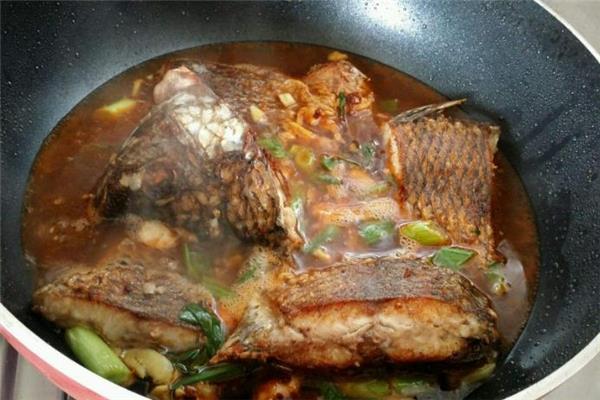 红烧罗非鱼的做法 秘制家常菜