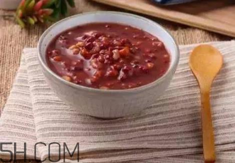 红豆薏米可以放糖吗？红豆薏米加红糖好还是冰糖好？