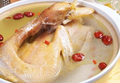 ​鸭子汤用高压锅压多久 鸭子汤里炖什么好吃