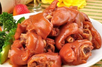 ​猪蹄炖汤什么时候放盐 猪蹄要炖多久才烂