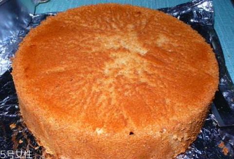 微波炉烤蛋糕用什么火 中高火做蛋糕 微波炉烤蛋糕用什么火 中高火做蛋糕
