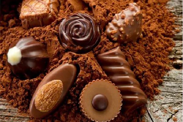 巧克力为什么要隔水加热 巧克力用微波炉融化需要几分钟