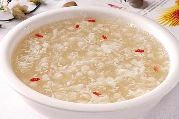 米酒汤圆可以和药一起吃吗 米酒汤圆和感冒药能同时吃吗 米酒汤圆可以和药一起吃吗 米酒汤圆和感冒药能同时吃吗