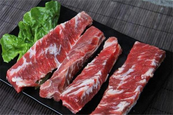 排骨可以炖香菇吗 排骨的功效 排骨可以炖香菇吗 排骨的功效
