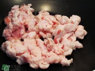 熬猪油用什么肉？熬猪油用板油还是肥肉？