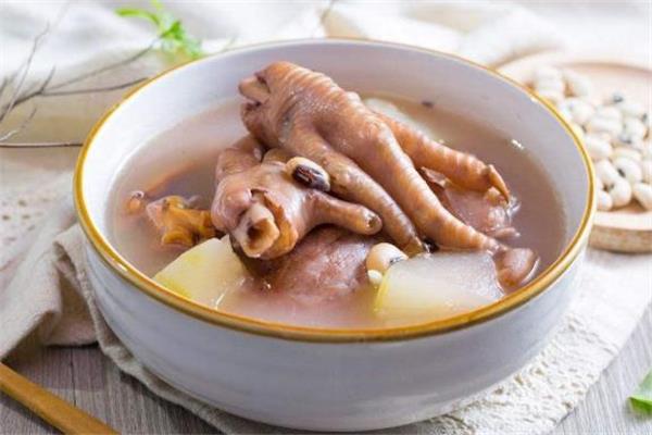花生鸡爪汤喝了会胖吗 花生鸡爪汤可以下奶吗
