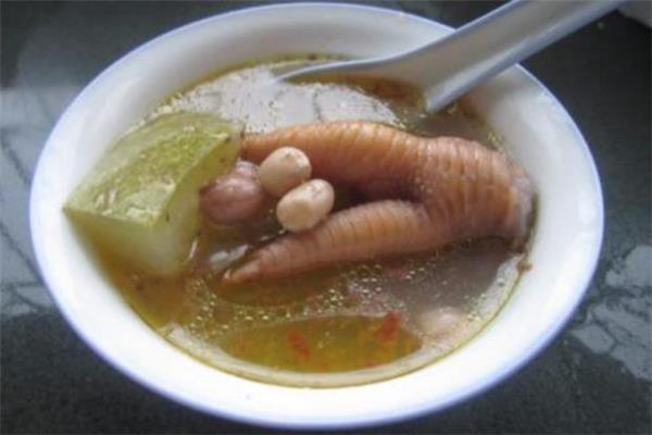 花生鸡爪汤喝了会胖吗 花生鸡爪汤可以下奶吗