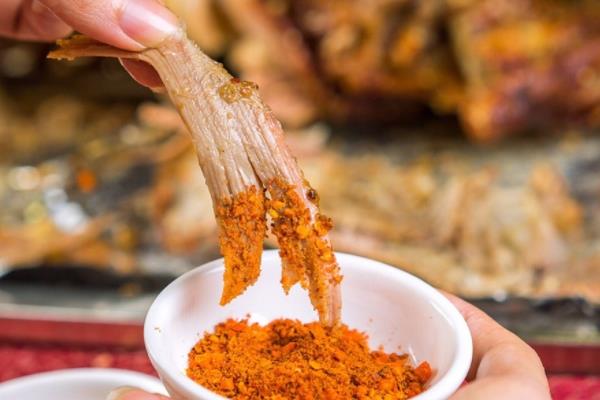 烤全羊是用几个月的羊 这么大的羊最好