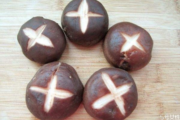 香菇为什么要切十字 香菇十字怎么切