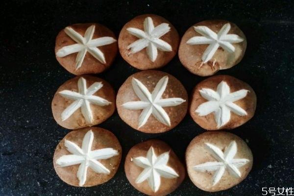 香菇为什么要切十字 香菇十字怎么切