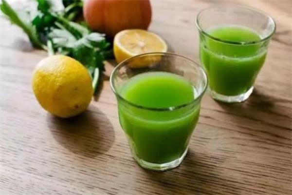 喝芹菜汁会变黑吗 做好防晒措施