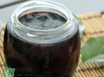 ​桑葚可以和什么一起吃?桑葚能和什么同吃?