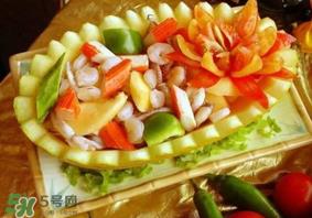 甜瓜和虾能一起吃吗?吃虾还可以吃甜瓜吗? 甜瓜和虾能一起吃吗?吃虾还可以吃甜瓜吗?