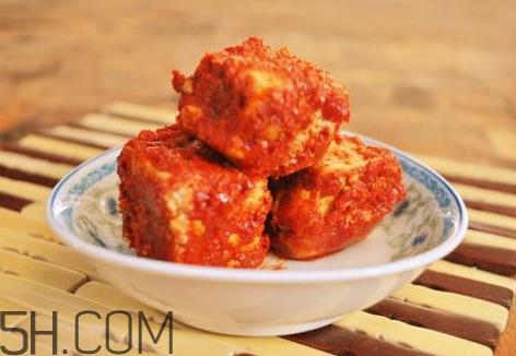 豆腐乳发酵时颜色变化 豆腐乳发酵后正常颜色