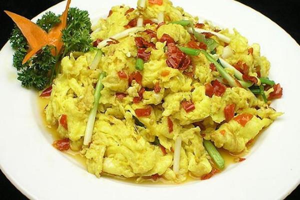 怎么炒鸡蛋又大又蓬松 炒鸡蛋又大又蓬松的方法