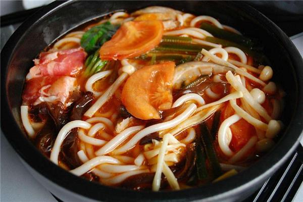 砂锅米线是哪里的小吃 云南特色美食