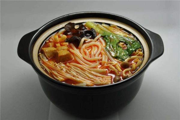 砂锅米线是哪里的小吃 云南特色美食