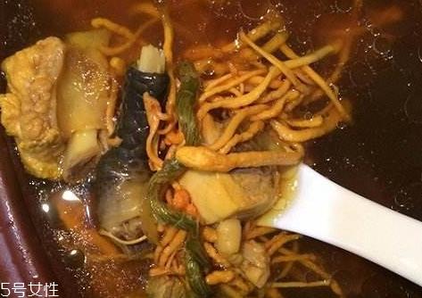 石斛能和西洋参一起吃吗 