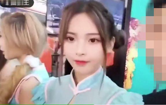 杨超越未出名前视频曝光!被男主播反复骚扰,曾想要超越范冰冰