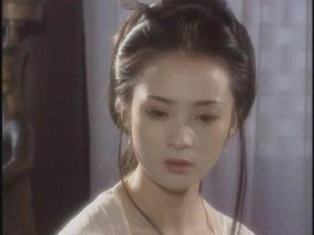 她一哭就让人心疼不已,纵使年华老去,仍让人心生怜惜