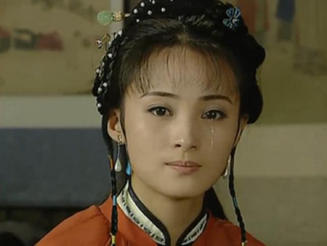 她一哭就让人心疼不已,纵使年华老去,仍让人心生怜惜