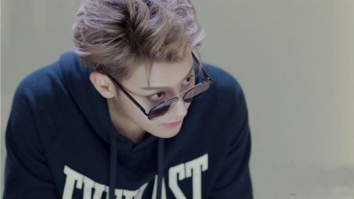 《夜空星》黄子韬本色出演,戏外也是郑柏旭,受老戏骨夸赞认可