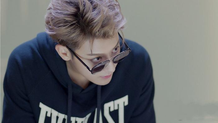 《夜空星》黄子韬本色出演,戏外也是郑柏旭,受老戏骨夸赞认可