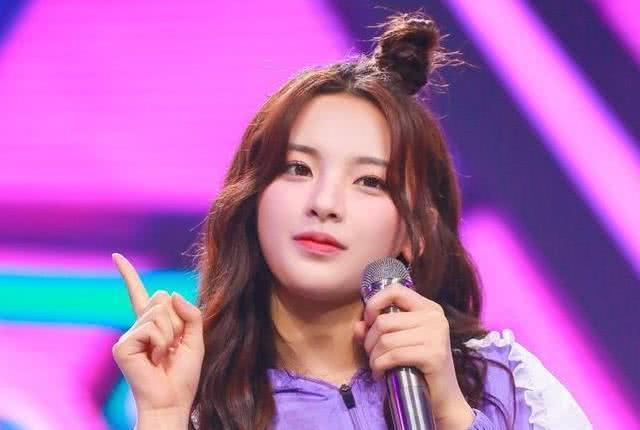 《以团之名》开播就高能,网友:不该嘲笑土偶土创