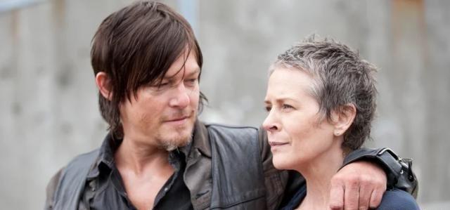 《行尸走肉10》卡罗尔和达里尔是不是情侣?阿尔法的把柄是什么