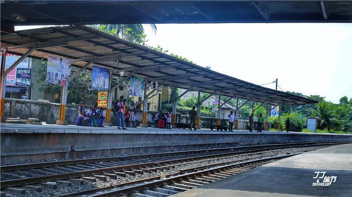 宫崎骏动画片《千与千寻》中在海面上前行的小火车原型在斯里兰卡