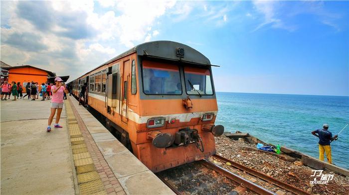 宫崎骏动画片《千与千寻》中在海面上前行的小火车原型在斯里兰卡