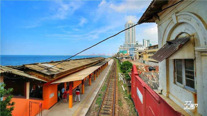 宫崎骏动画片《千与千寻》中在海面上前行的小火车原型在斯里兰卡