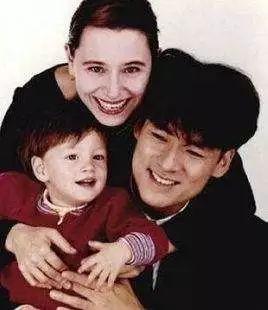 周华健混血儿子近照曝光!比亲爹还老?老外为何都显老?