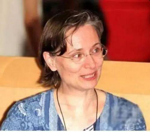 周华健混血儿子近照曝光!比亲爹还老?老外为何都显老?