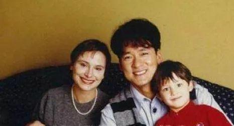 周华健混血儿子近照曝光!比亲爹还老?老外为何都显老?