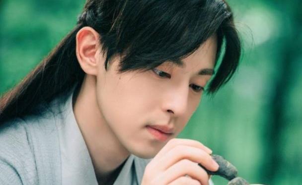 沈梦辰爸爸上综艺,邓伦强行被cue,表示会坚持“邓伦风”穿搭