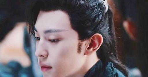 沈梦辰爸爸上综艺,邓伦强行被cue,表示会坚持“邓伦风”穿搭