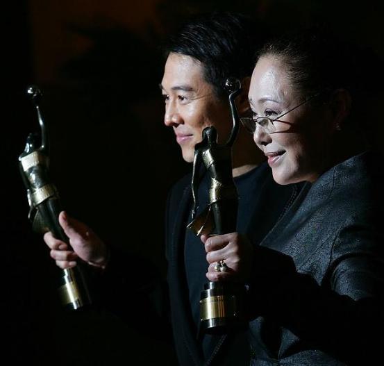 李连杰捐款百万向太前来力挺,精神奕奕状态好,力破患病传闻!