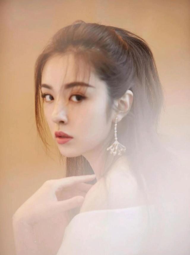 《世间始终你好》王晓晨深情传唱歌词,很适合励志的你收藏