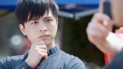 《一起同过窗》中的毕十三,吃饭花5毛,却为了路桥川上交50块