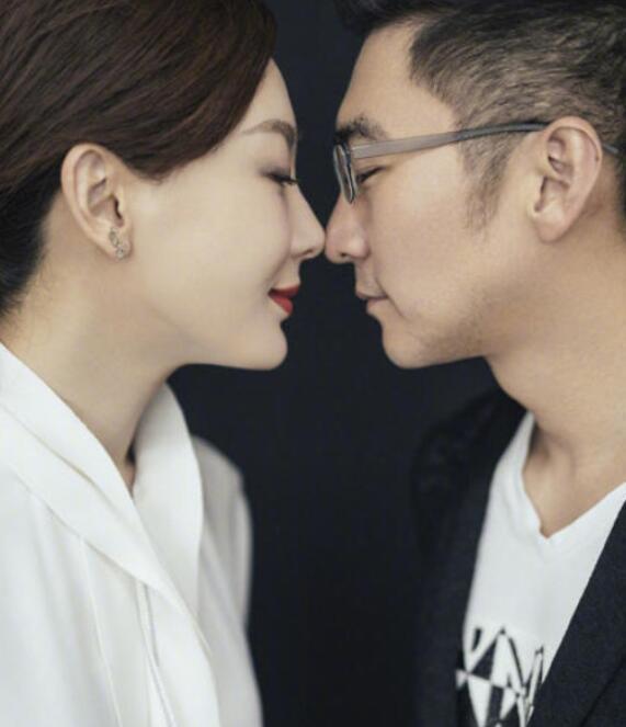 世界级钢琴家 和李云迪齐名 离婚后带着8岁儿子 娶了旗袍女皇陈数